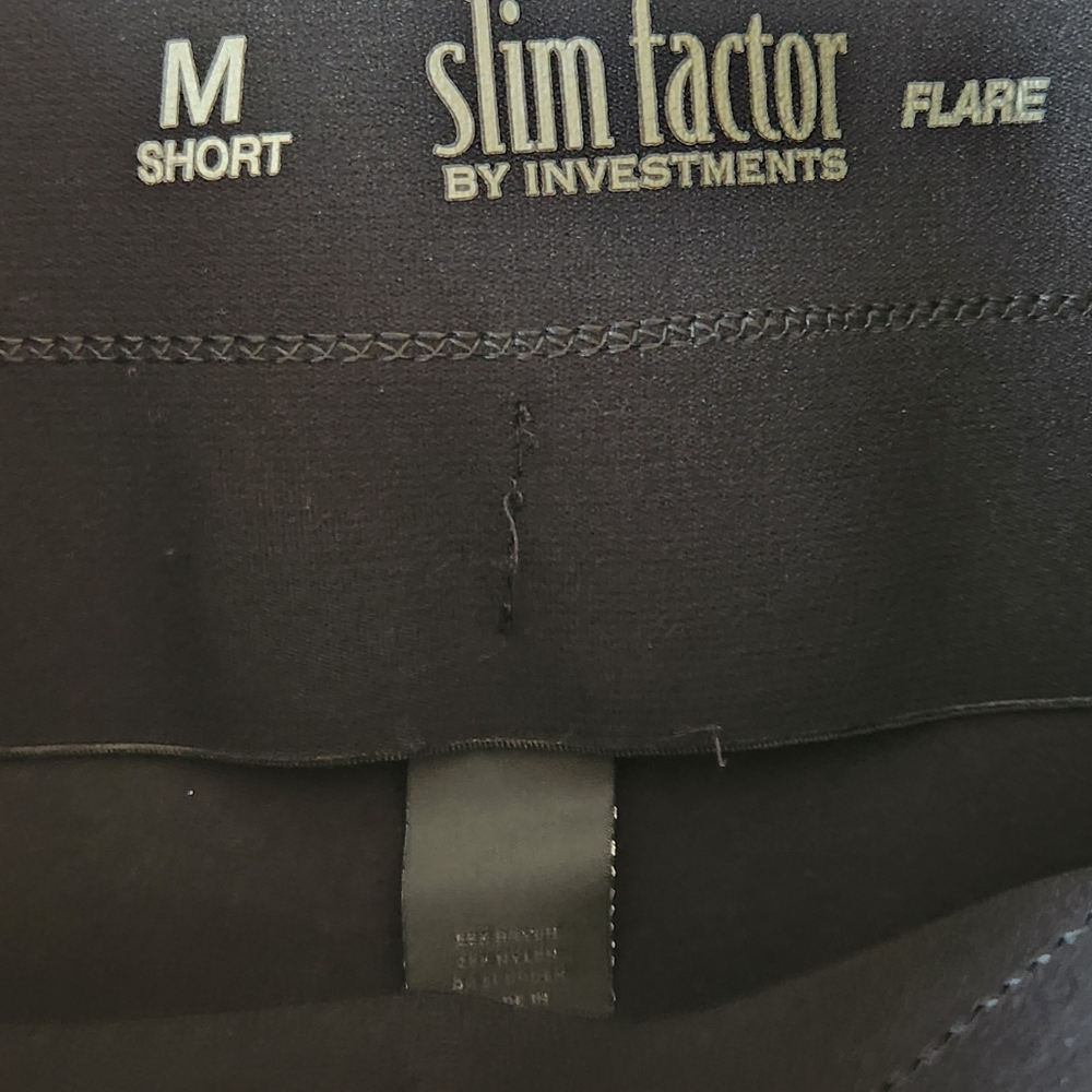 SLIM FACTOR black Medium short flare pants.